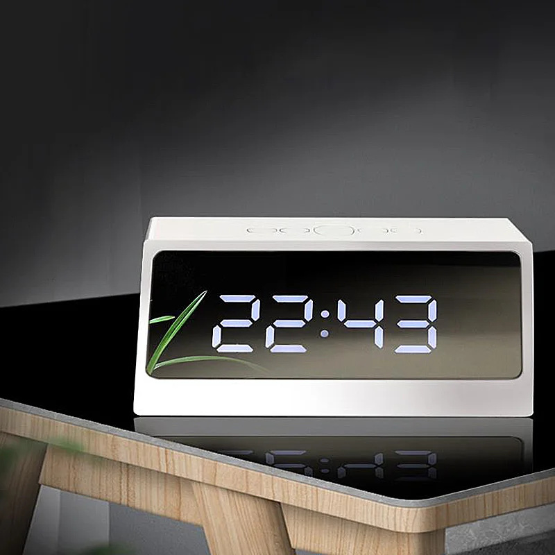 

LED Mirror Screen Alarm Clocks Snooze Clocks Digital Mirror Alarm Clock Digital Electronic Desktop Watch Bedroom Home Decor