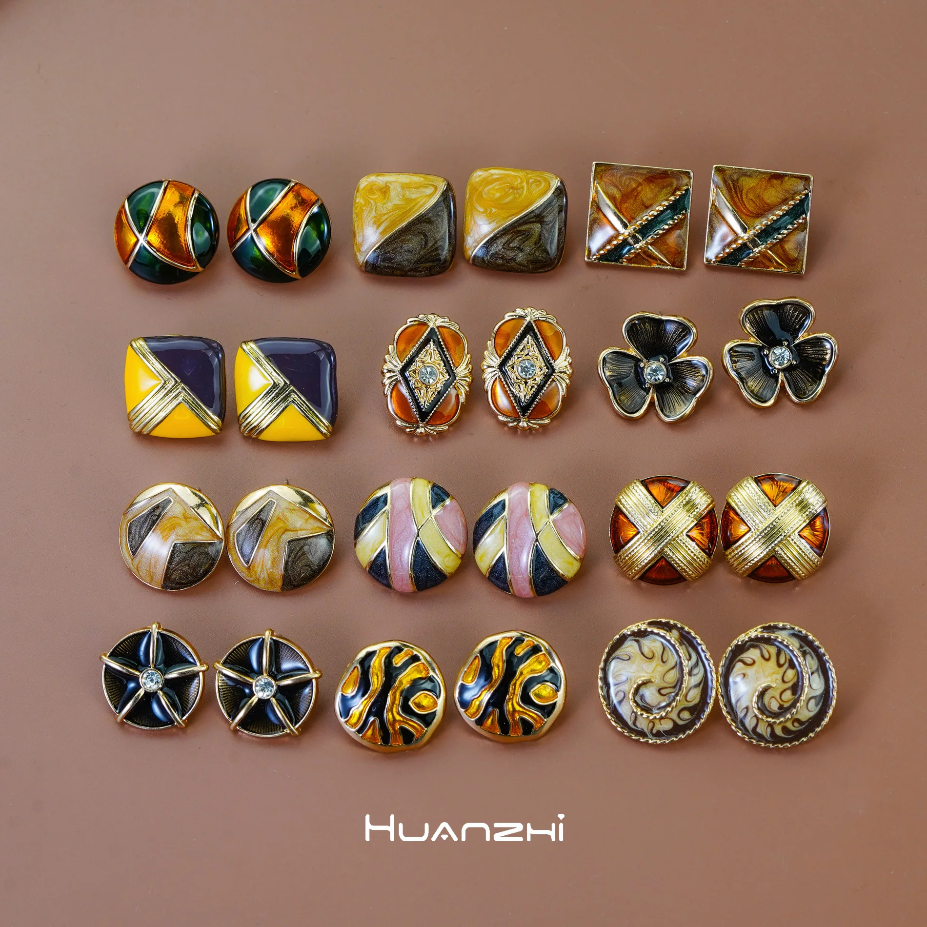 

HUANZHI 2022 New Drop Glaze Earrings Vintage Triangle Round Geometric Flower Trendy Enamel Stud for Women Girls Jewelry Party