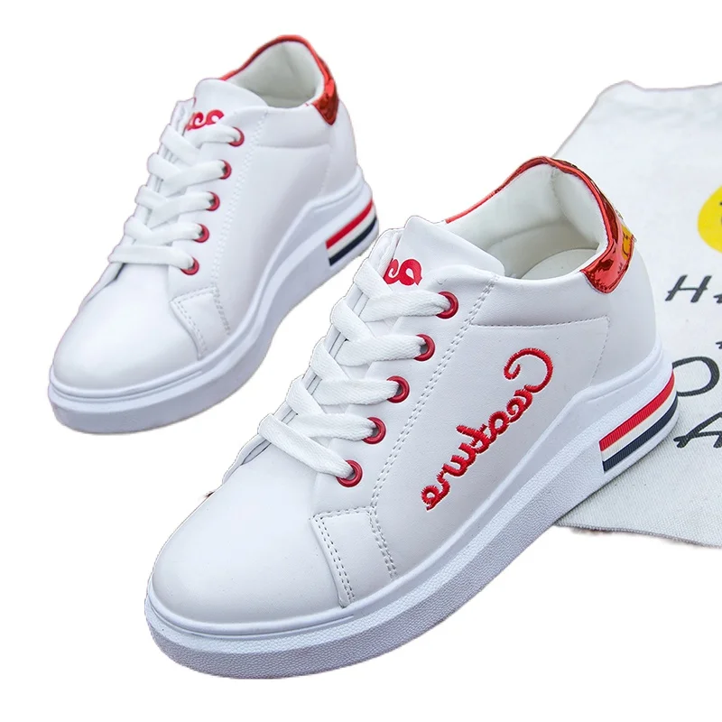 Женские кроссовки на шнуровке из мягкой кожи плоской подошве | Обувь