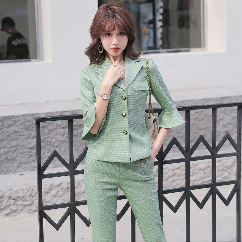 Костюм женский с расклешенными рукавами жакет и брюки комплект для работы