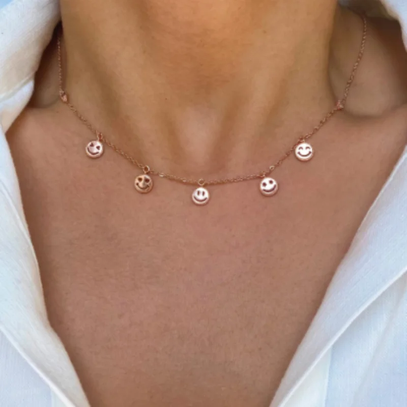 

Lost Lady New Fashion Smiley Face Pendant Necklace Ladies Necklace Alloy Jewelry Wholesale Direct Sales