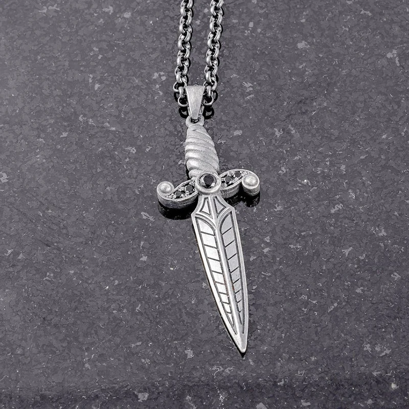 

Vintage weapon tag Jewelry on the neck dagger sword pendant necklaces for women retro hip hop Men's chain necklace