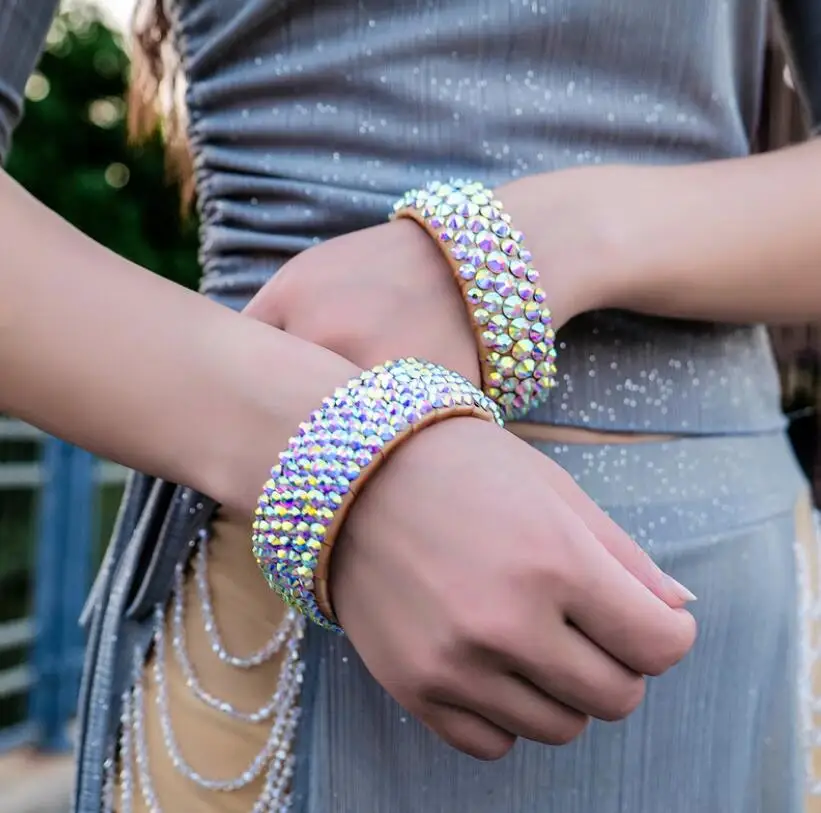 Профессиональные изготовленные из горного хрусталя браслет Slinky Dance на руку с