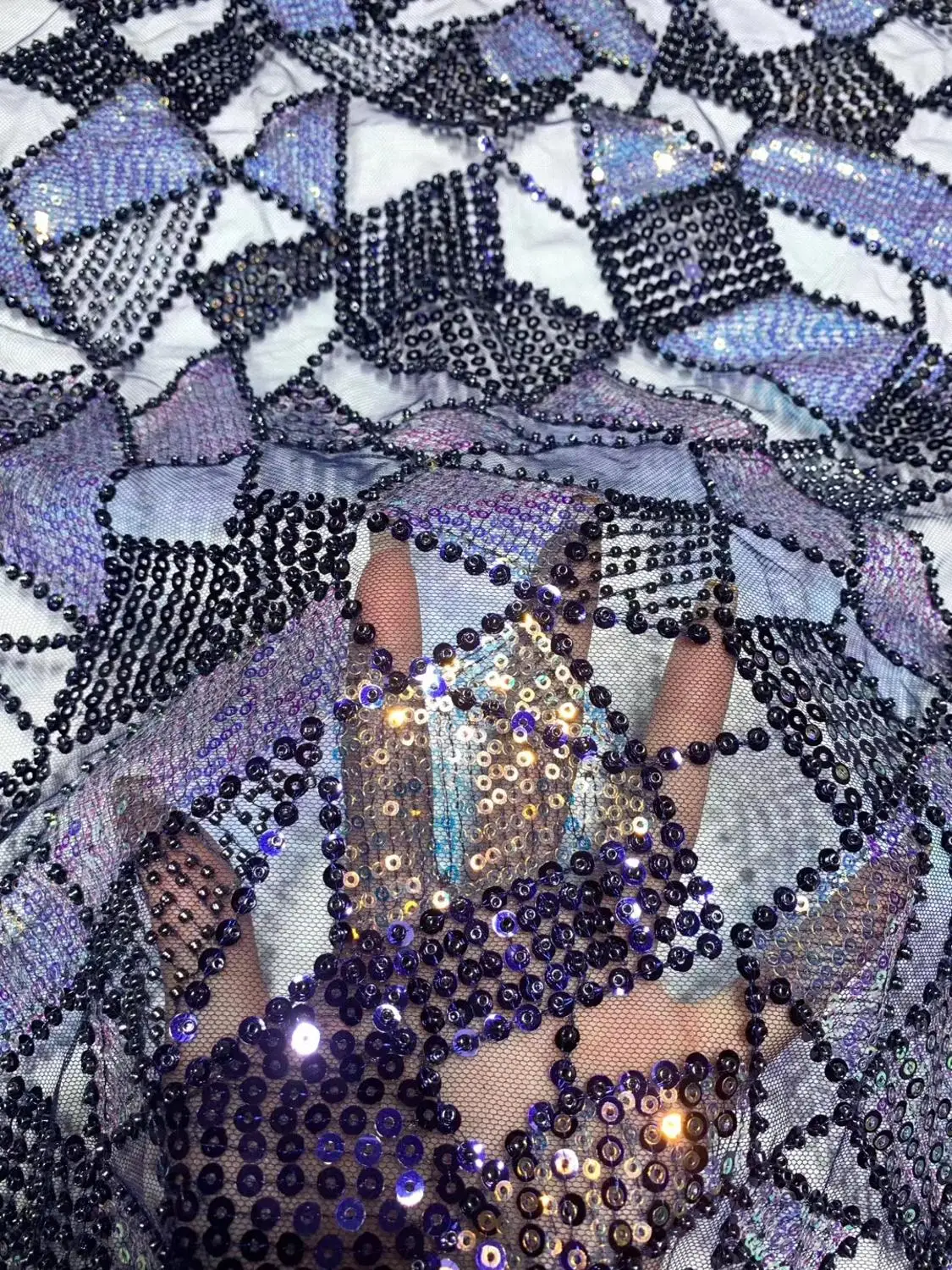 

Красивые 5 ярдов Вышитые сетчатые тюлевые кружевные ткани с бусинами для свадьбы или вечеринки Новое поступление сетчатые кружева DPAP141