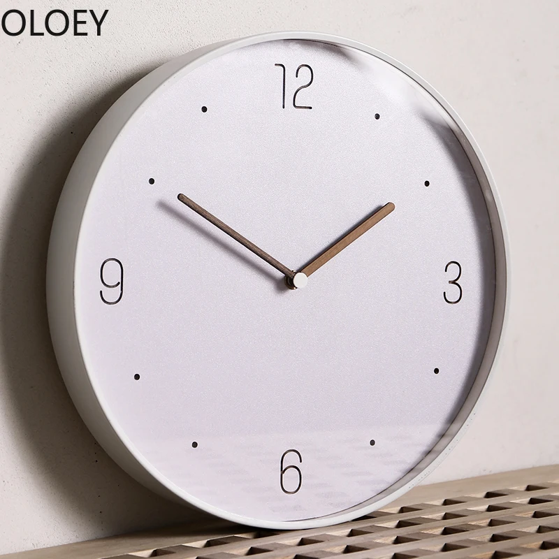 Роскошные белые настенные часы металлические простые для гостиной бесшумные