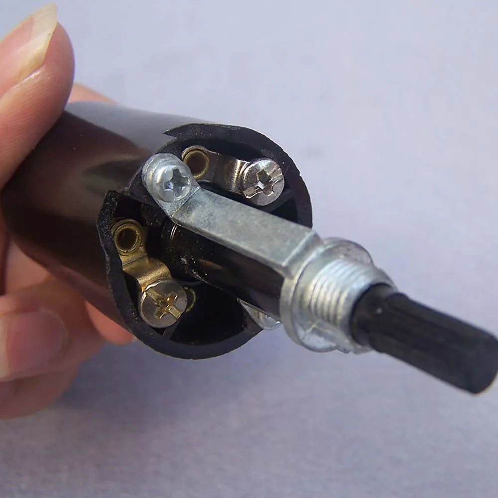 

Поворотный патрон E27 LICHIFIT