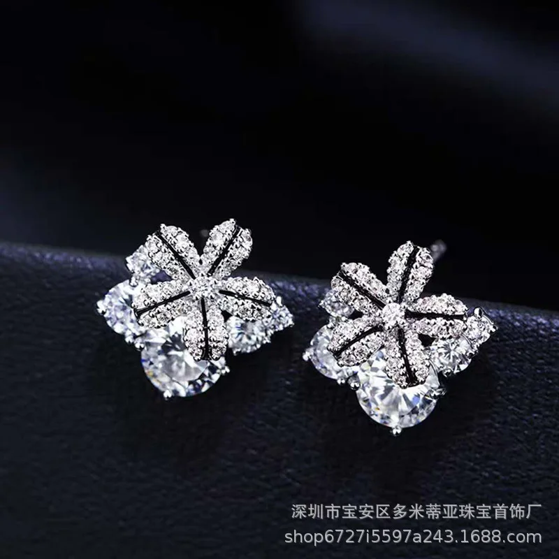 

YGU84 Lily Flower Earrings New versatile earrings for women