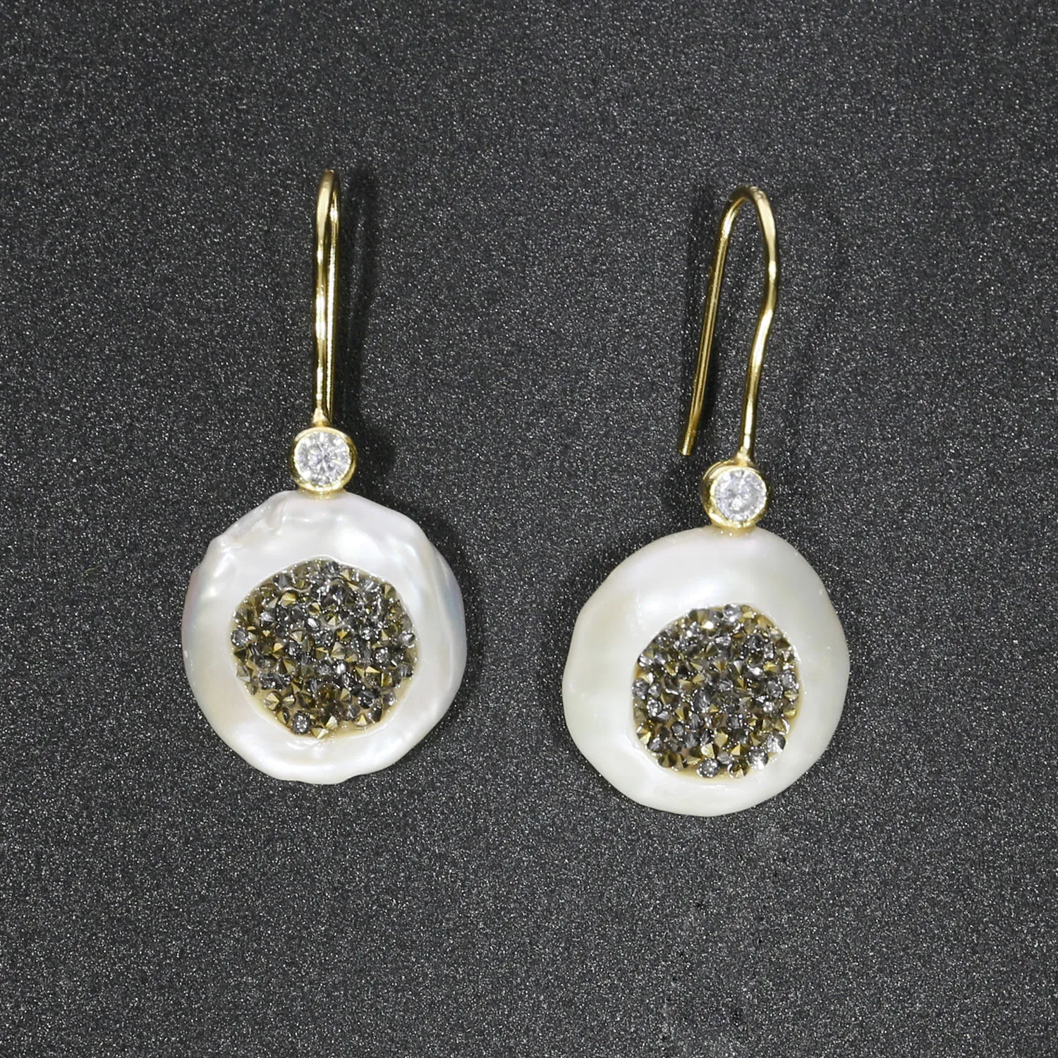 

Beritafon Elegant 925 Sterling Silver Freshwater Pearl Earring for Women or Girls Gift