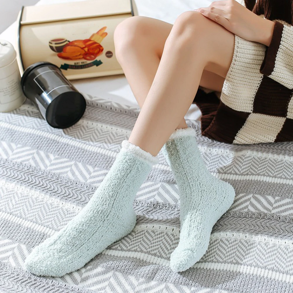 Модные женские зимние утепленные коралловые флисовые эластичные носки средней