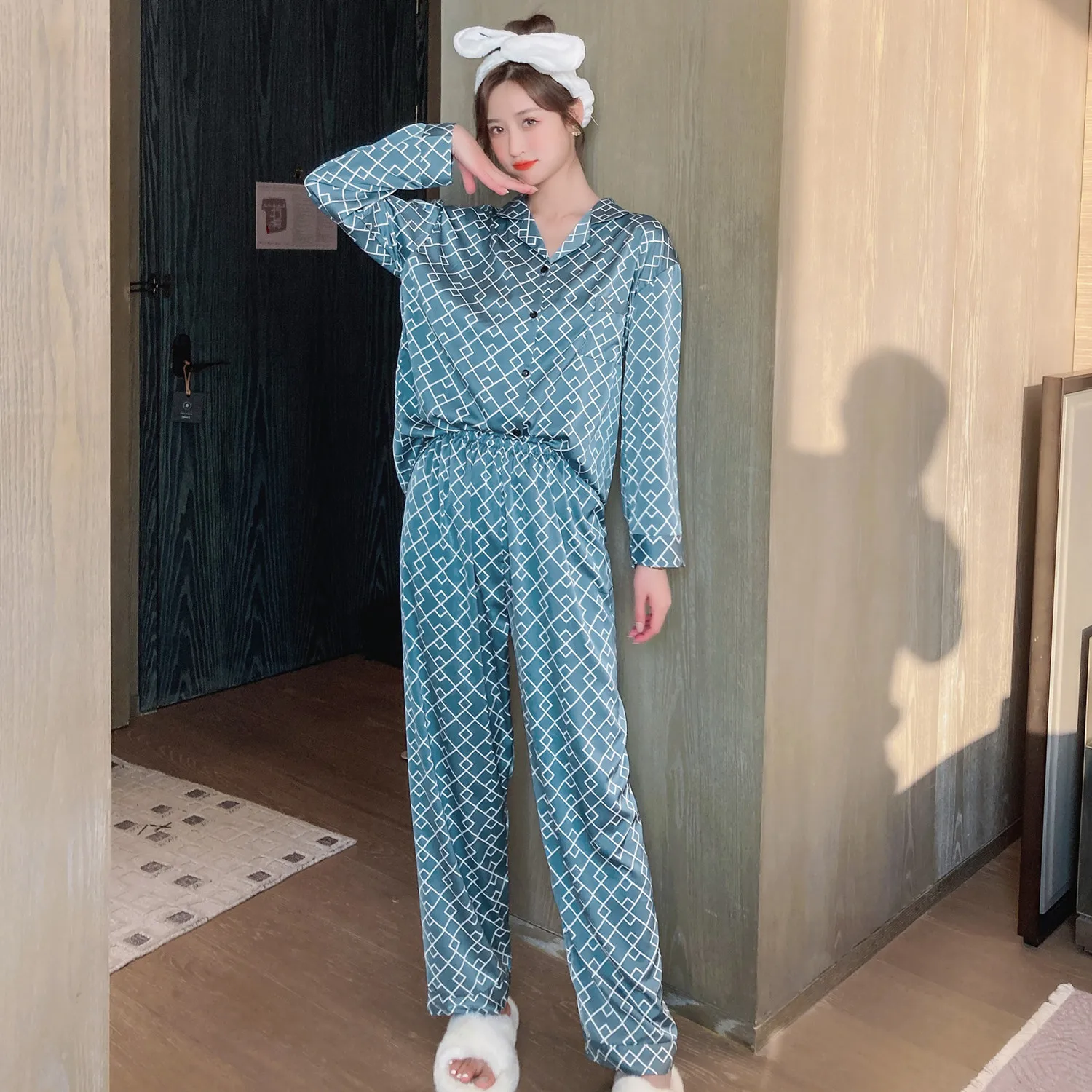 Snow and ice silk Pajama Set Women Sleepwear Spring Nighty Sexy Sleepwear Lapel Imitated Silk Fabric Plus Size Loose Version