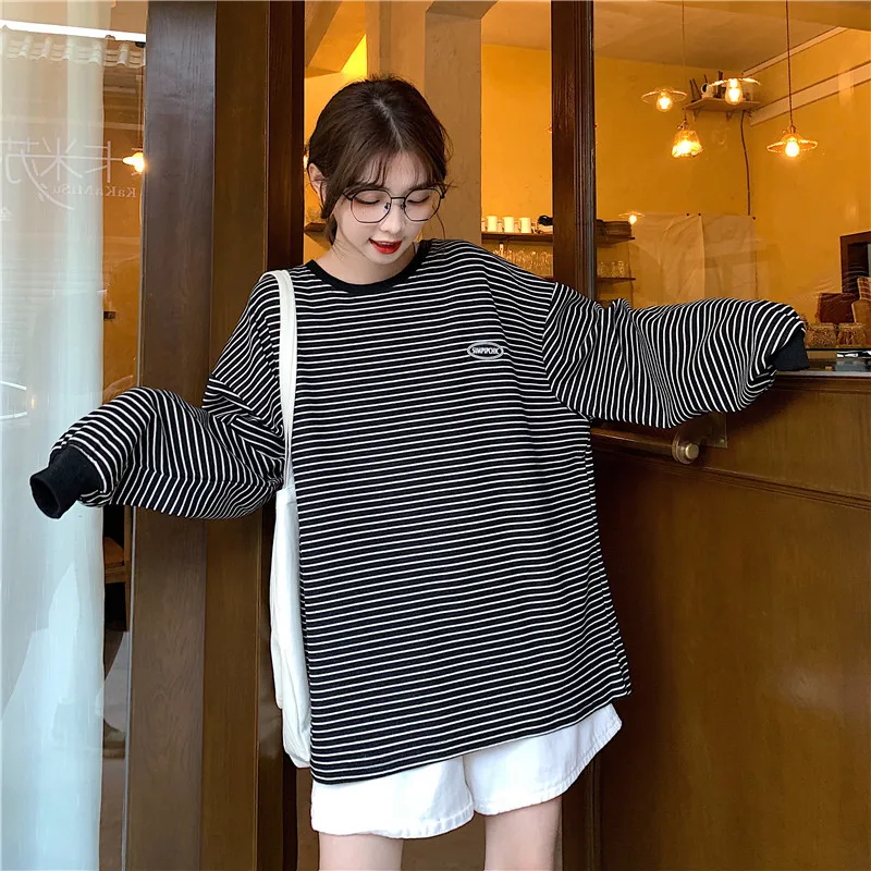 

2021 autumn T-shirt college style color matching stripes Korean letter logo pullover loose and thin round neck top T-shirt