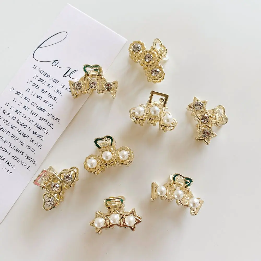 

2021 Korean Small Pearl Hair Claw Alloy Hairpin Bow Crystal Crab Clip Sweet Women Heart Star Ponytail Holder Hair Accessories