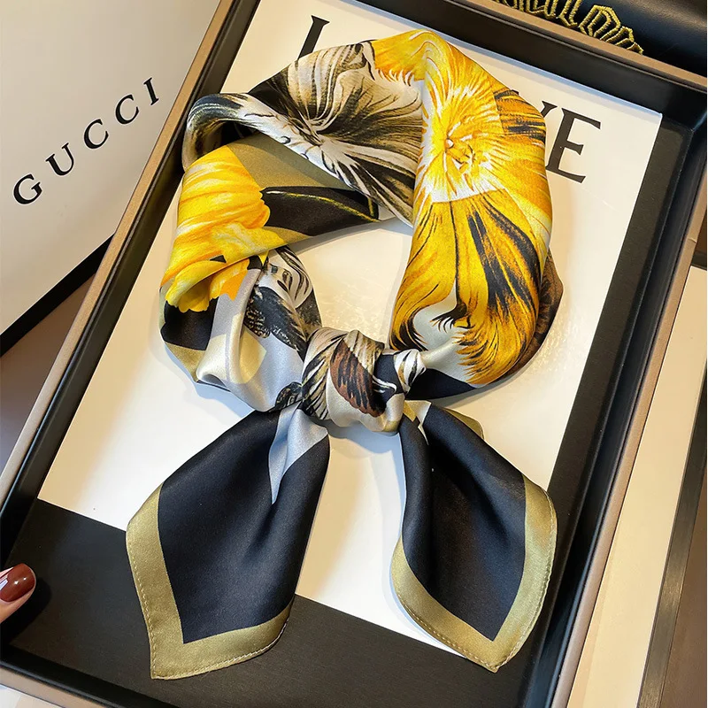 

Горячая Распродажа, новинка 2022, Женский хиджаб, зимний 100% шелковый шарф, Женская бандана на шею от бренда небольшие Квадратные платки Femme