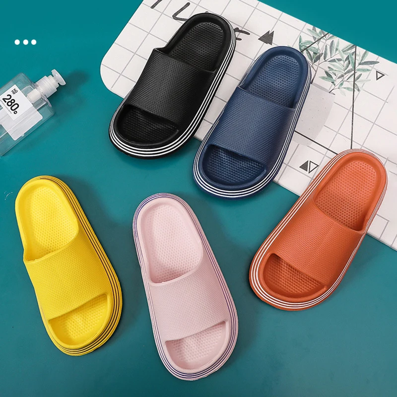 

Новинка 2021, летние тапочки для пар, утолщенные удобные тапочки для menandженщин, легкие домашние Тапочки для ванной, толстые домашние тапочки, ...