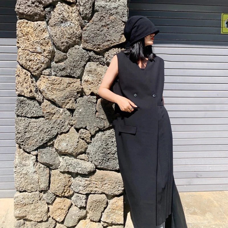 

XIZIHUPAN Casual Patchwork Pleated Vest For Women V Neck Sleeveless Loose White Long Vests Female New Clothing 2021 Summer Tide