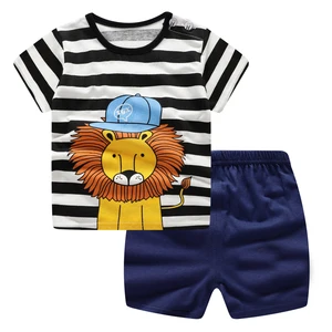 Одежда для маленьких мальчиков с рисунком короля льва хлопковая футболка в полоску + шорты Повседневная одежда для мальчиков из 2 предметов комплект модной летней одежды DS19