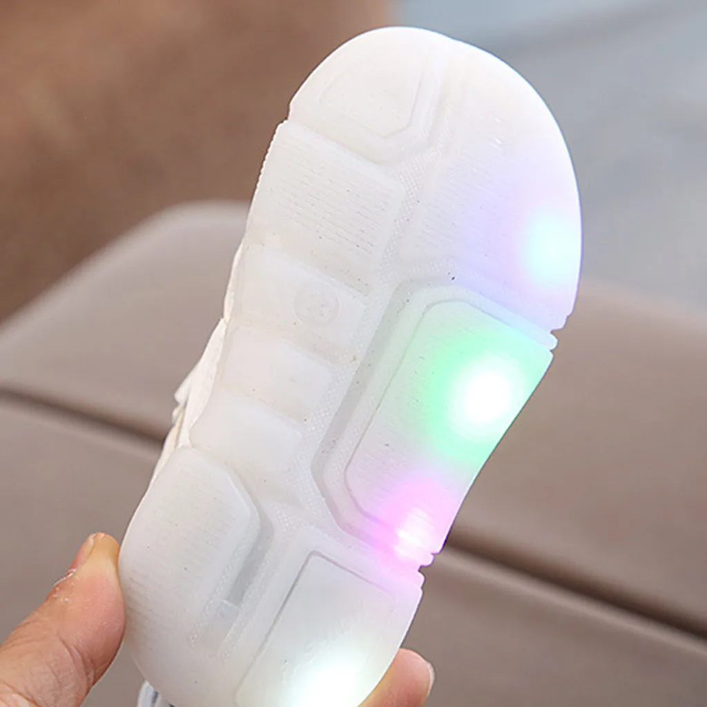 New Children Luminous Shoes Boys Girls Sport Running Shoes Baby Flashing Lights Fashion Sneakers Toddler Little Kid LED Sneakers
