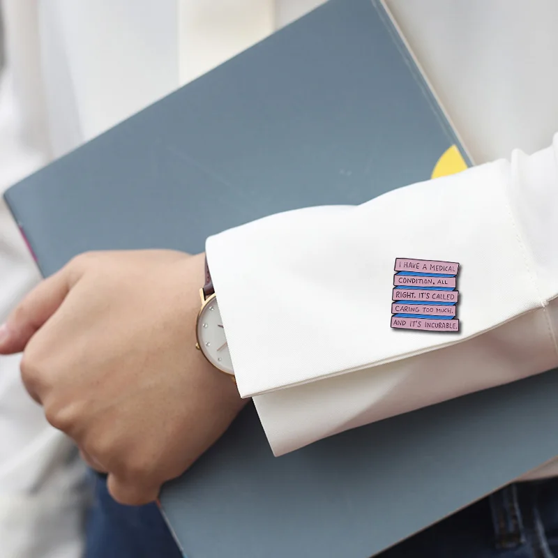 Забота слишком много эмалированные булавки парки и отдых комедия подарок |