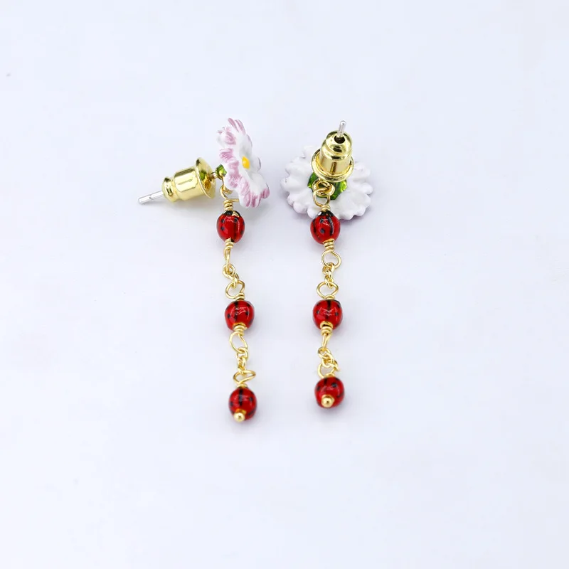 

Women's Fashion Autumn Daisy Long Tassel Earrings Enamel Color Glaze White Flowers Ladybug Silver Needle Stud Earrings Ear Clips