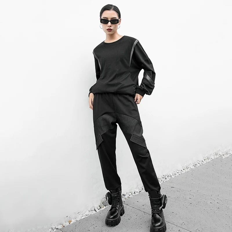 

[EAM] Loose Fit Black Contrast Color Sweatshirt New Round Neck Long Sleeve Women Big Size Fashion Tide Spring Autumn 2021 1DB345