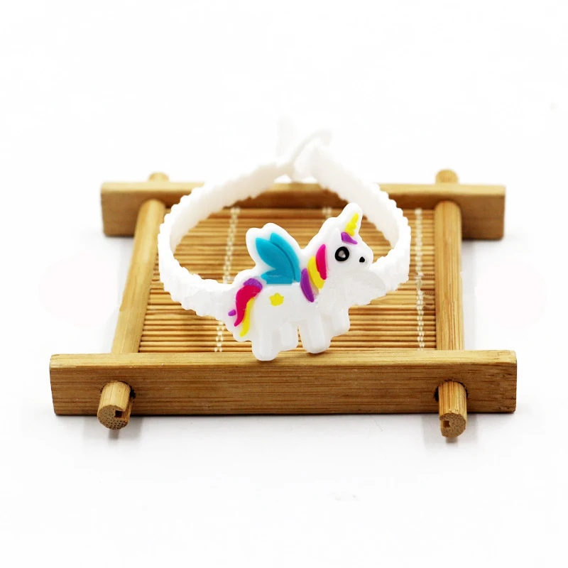 unicorn 15 10pcs 10 шт. мультяшный детский подарок на день рождения маленький игрушечный браслет Русалка Единорог ПВХ браслет кольцо детский подарок для душа Вечерние - Цвет: unicorn 15 10pcs