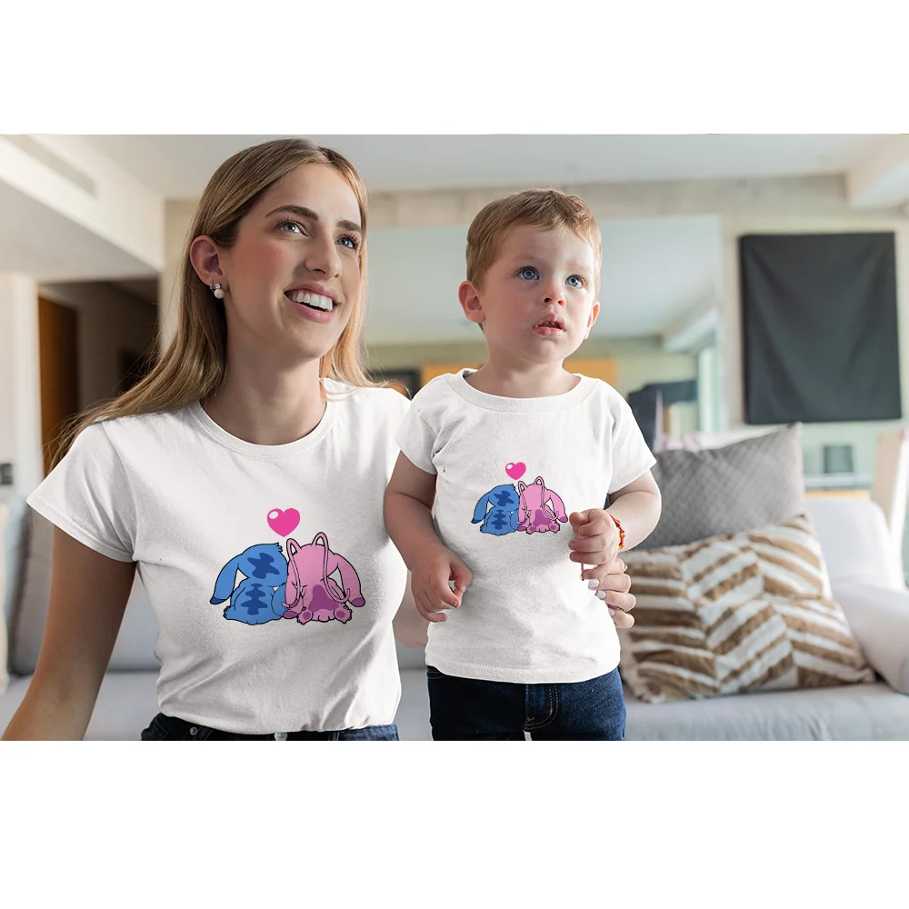 

Детские футболки, одинаковые Семейные костюмы с принтом в стиле Диснея, одежда высокого качества с круглым вырезом, летние женские топы, оде...