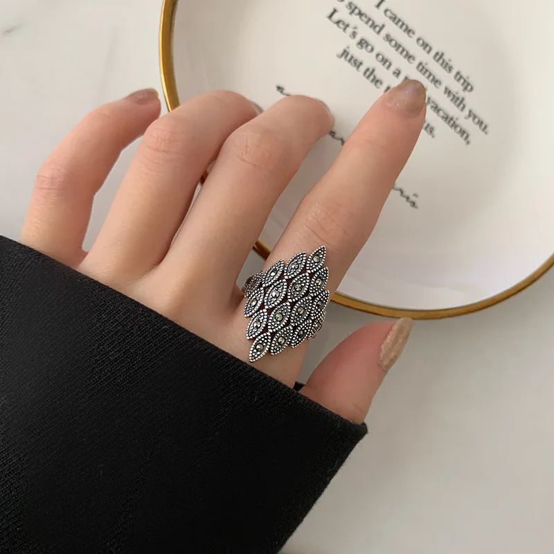 

Retro Exaggerated Ethnic Style Geometric Distressed Hollow Out Black Rhinestone Crystal Zircon Ring for Women Party Jewelry