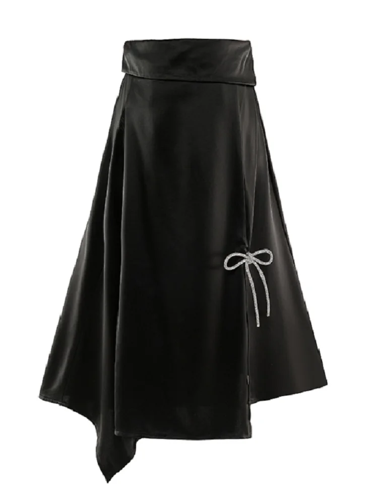 

Юбка женская трапециевидная атласная с высокой талией и разрезом