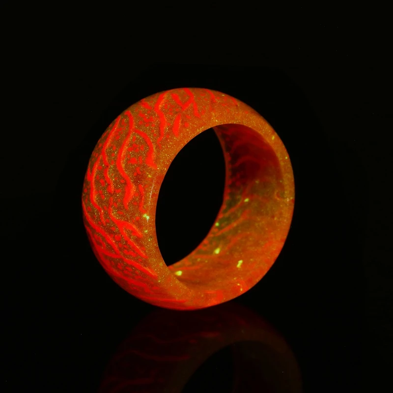 

Fashion Colorful Luminous Resin Ring Women Men Fluorescent Glowing Rings Jewelry Glow In The Dark Finger Ring Band Halloween