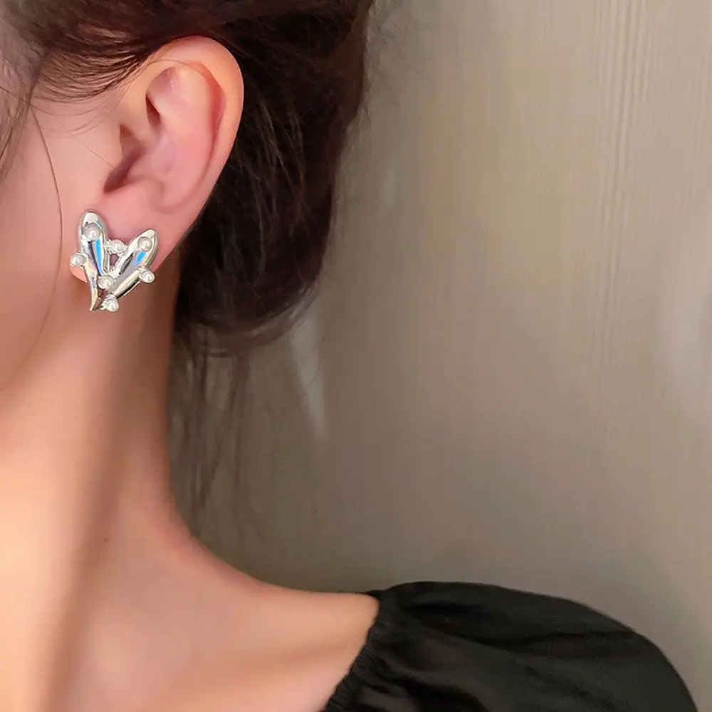 

Hiphop Punk Cool Hearts Eearring Jewelry Gothic Vintage Gold Silver Color Hollow Love Heart Pearl Stud Earrings for Women Girl