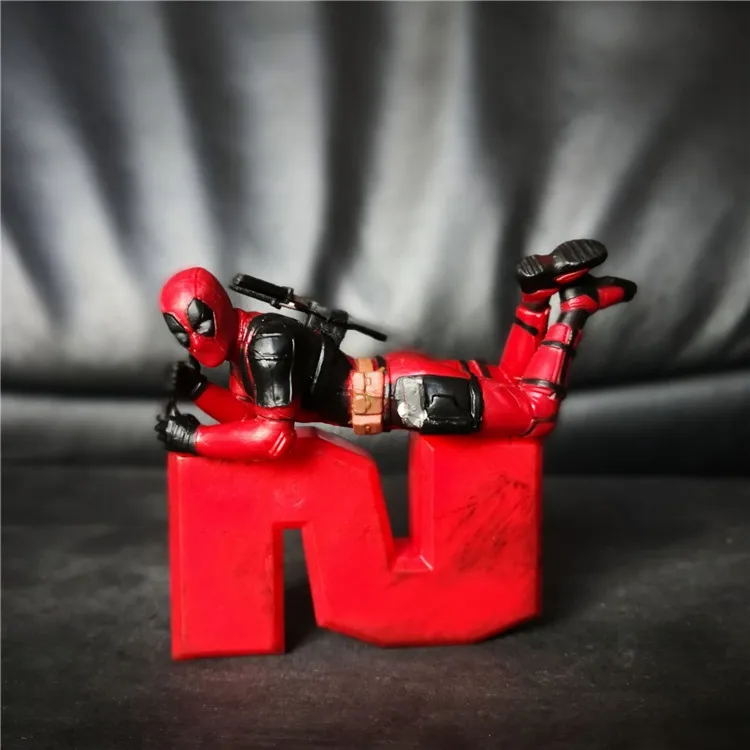 Красный Автомобили украшения личность Deadpool кукла украшение автомобиля центральной консоли украшения компьютер компаньон кукла авто аксессуары - Название цвета: Красный