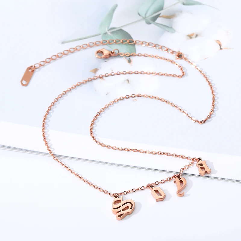 Ожерелье с буквенным принтом старинное английское ожерелье буквами надписью