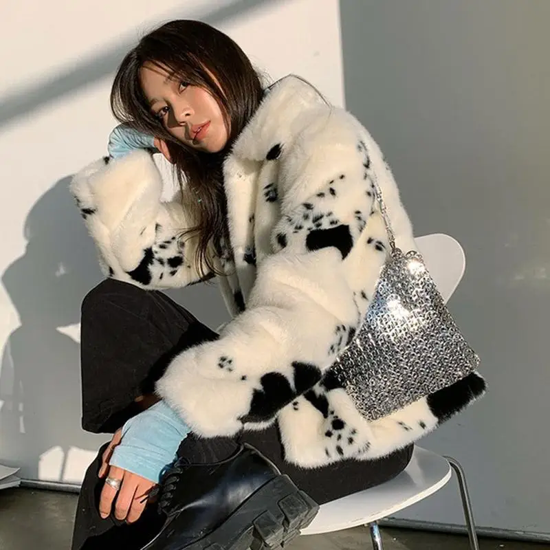 Korean Small Cow Pattern Imitation Mink Fur Coat Female Short Thick Black and White Spotted Plush Padded Fur Coat 2022