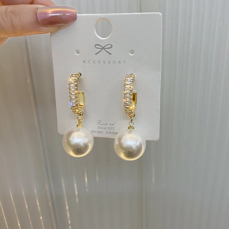 

2021 New Fashion Korean Oversized White Pearl Drop Earrings for Women Bohemian Golden Round Pearl Wedding Earrings Jewelry Gift