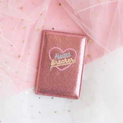 Embroidery pink Обложка для паспорта с вышивкой, унисекс, Rfid, высокое качество, из искусственной кожи, держатель для паспорта, чехол для паспорта, кошельки, 4 цвета - Цвет: Embroidery pink