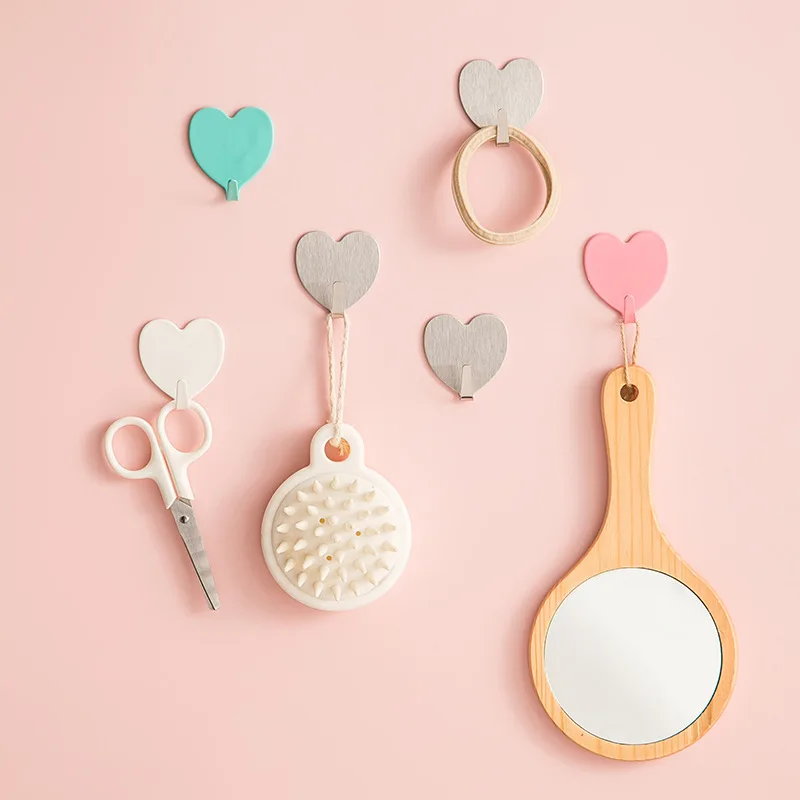 

Lovely Mini Hooks Love Pattern Wall Hooks Stainless Steel Material Hallway Key Holder for Kitchen Bathroom Home Accessories