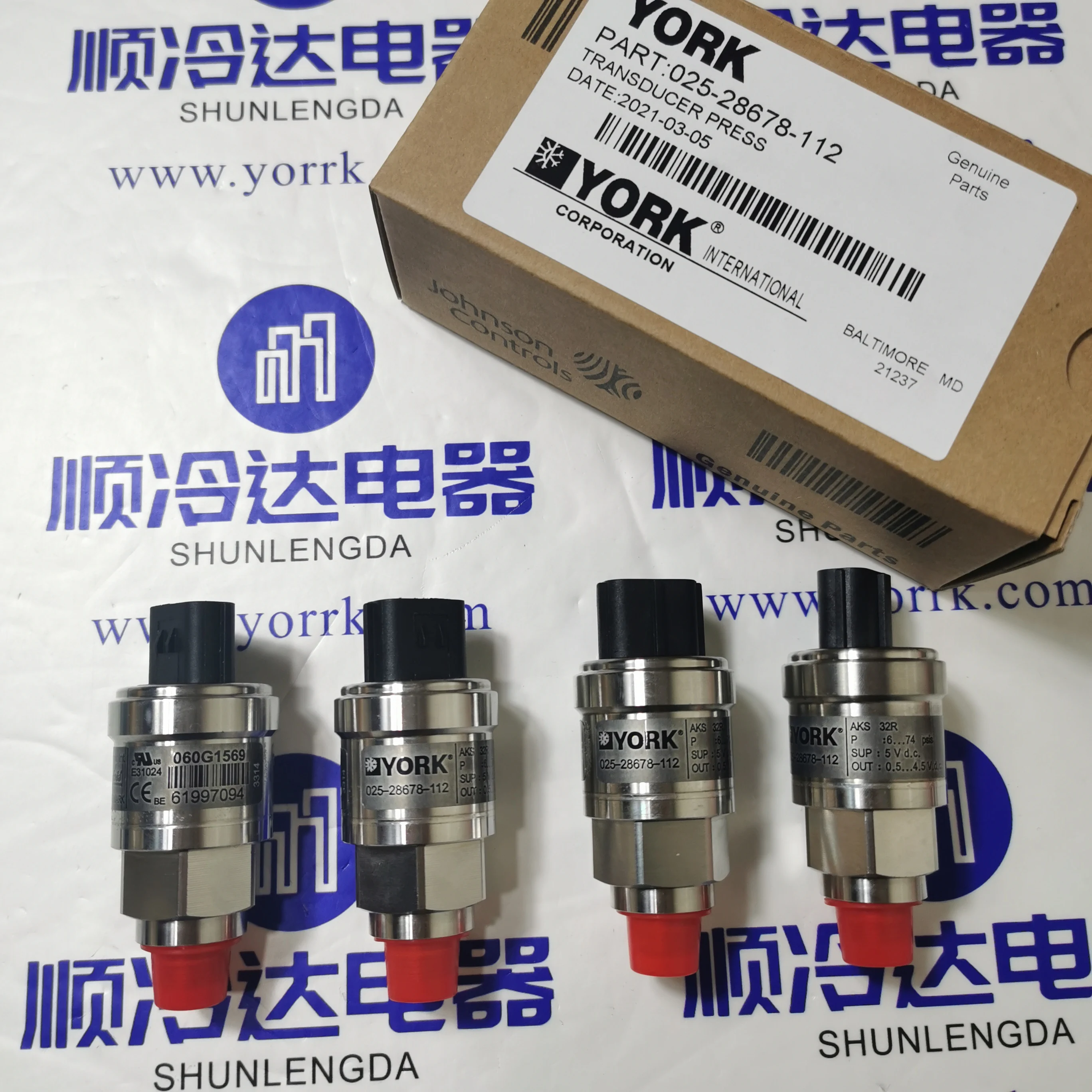

Датчик давления YORK 025-28678-112 02528678112 Danfoss