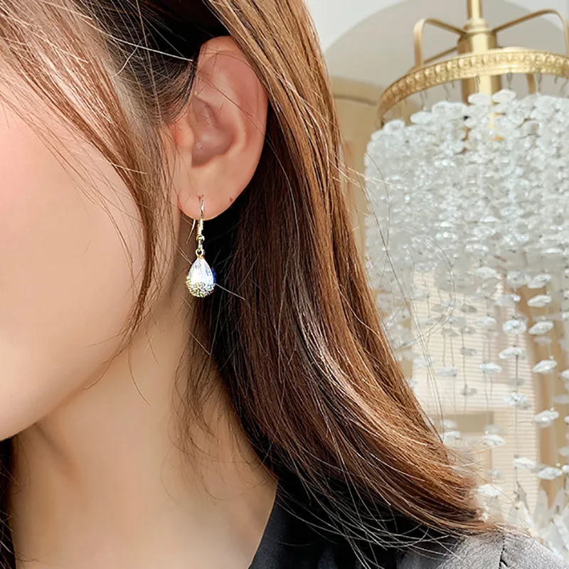 Новое поступление 2020 модные женские брендовые серьги со стразами звездой