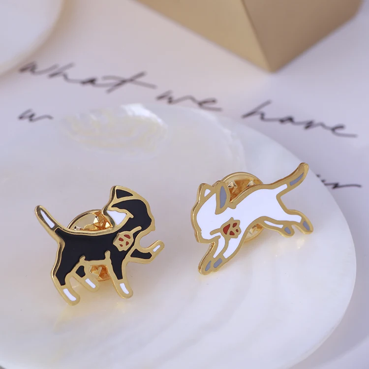 

Lovely Cat Brooch Pins New Fashion White and Black Color Enamel Animal Cat Coat Pins Double Use Stud Earrings Girl Birthday Gift