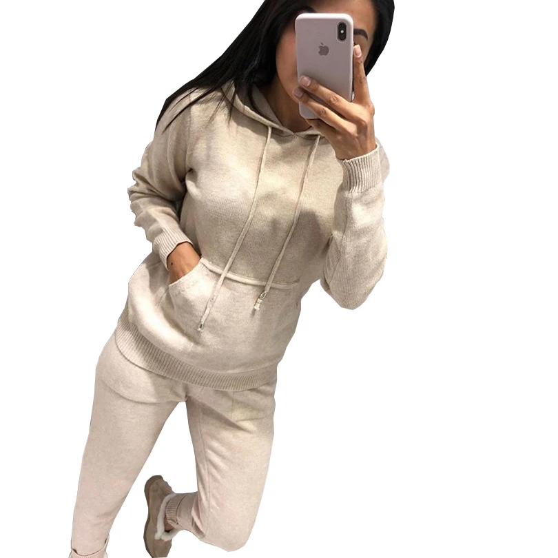 Женский вязаный костюм с капюшоном TAOVK однотонный большими карманами и