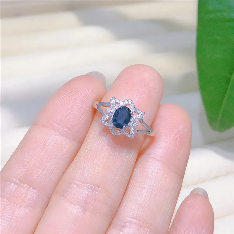 

The new 925 silver inlaid natural sapphire ring, women's jewelry, the party must bring jewelry, highlighting the temperament