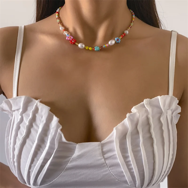 

Fashion Bead Strand Beaded Choker Necklace For Women Bohemian Colorful Handmade Short Daisy Pearl Necklace Collar Jewelry