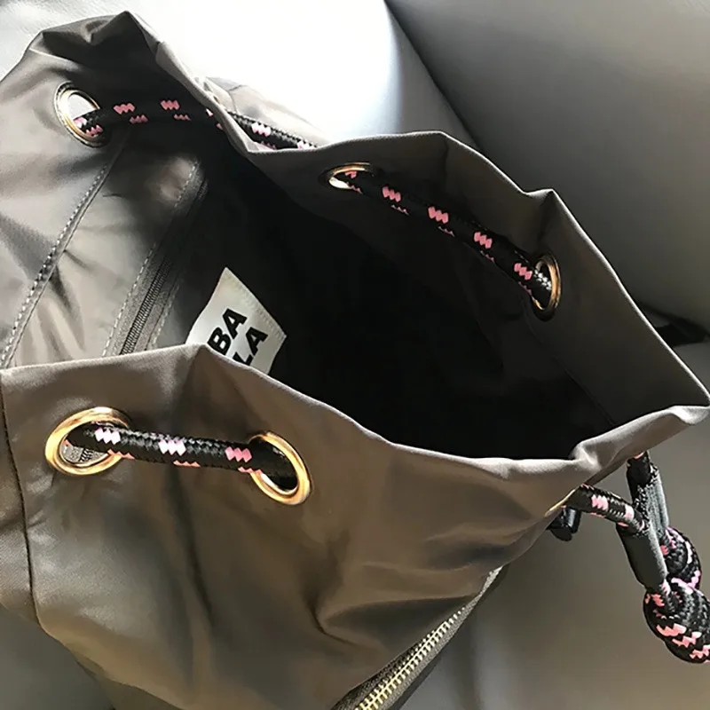 

Многофункциональный женский рюкзак 2021, водонепроницаемая нейлоновая сумка-мессенджер, испанский Классический роскошный брендовый плюшев...