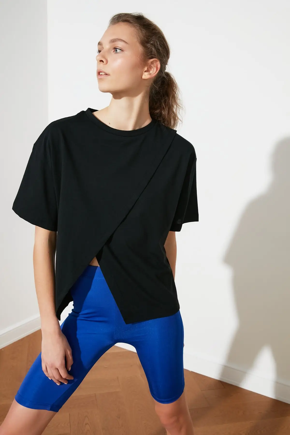 

Спортивная футболка TWOSS21TS0776