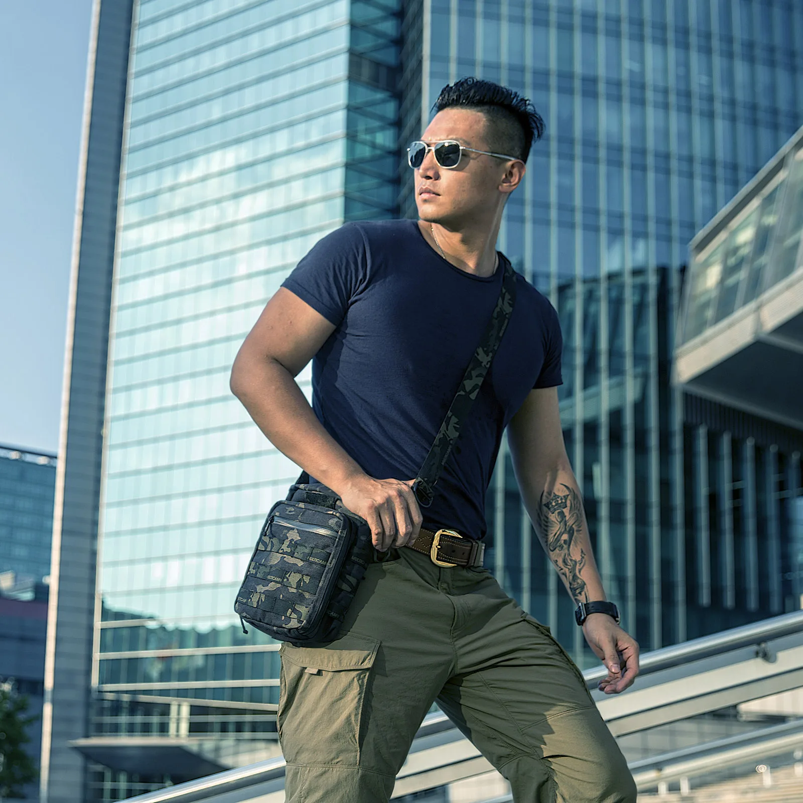 

YHGEAR Outdoor Tactical Shoulder Bag Multifunction Wearproof Portable Commuting Pouch - MCBK MC