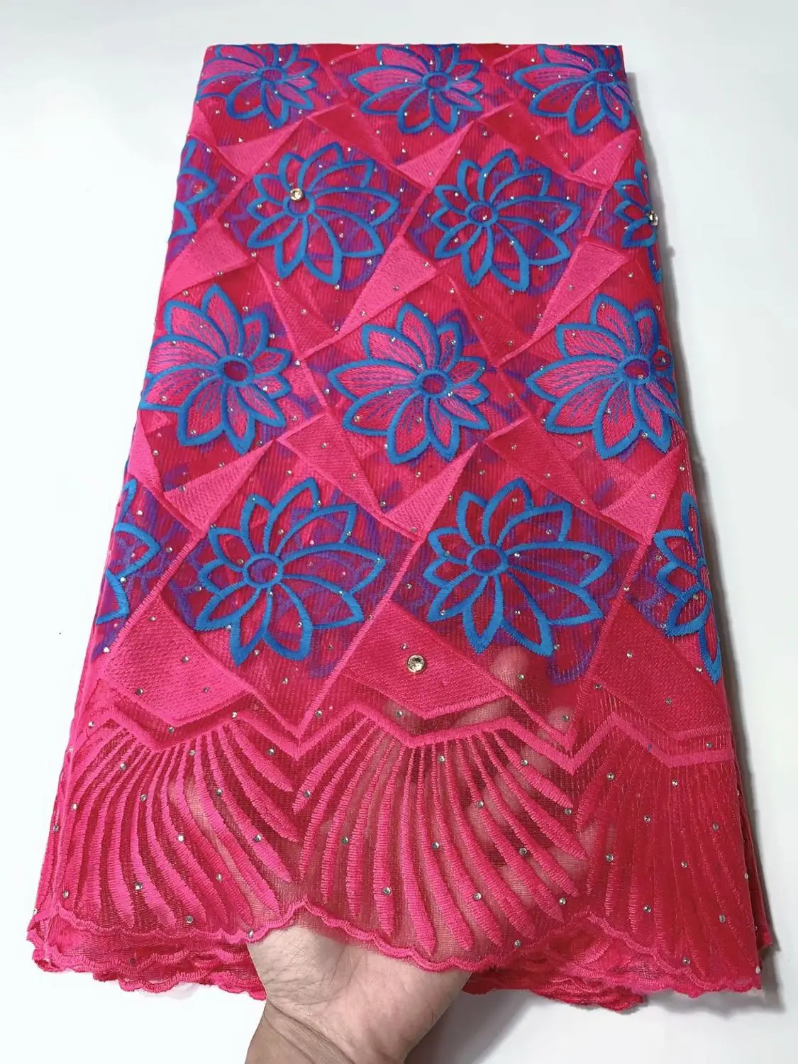 Новейшая швейцарская вуаль кружева в Швейцарии Высококачественная вышивка