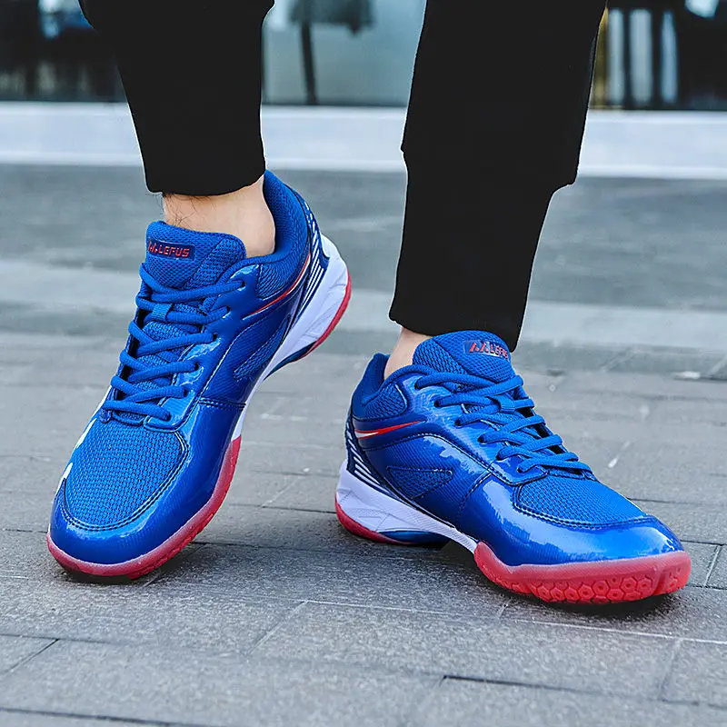 New Fashion Couples Training Badminton Shoes Lightweight Mesh Volleyball Sneakers Anti skid Breathable Quality Tennis Shoes Men