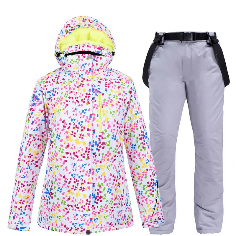 Белый дешевый лыжный женский костюм ветрозащитный зимняя спортивная одежда