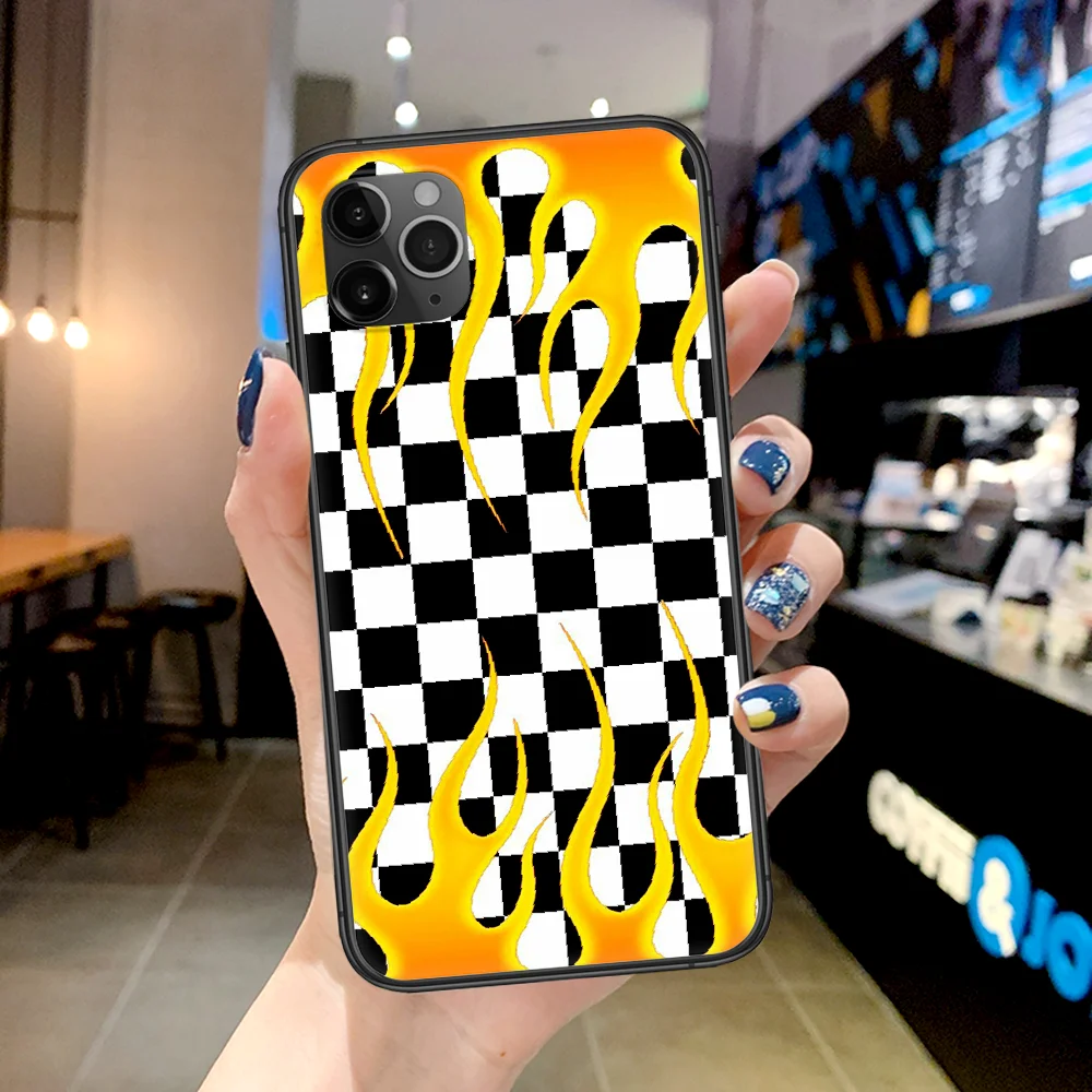 

Luxury Lattice Flame Art Phone Case For Iphone 4 4s 5 5S SE 5C 6 6S 7 8 Plus X XS XR 11 12 Mini Pro Max 2020 black Back Fashion