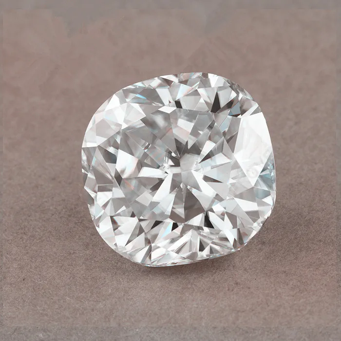 Испытание положительной подушки D цветной лабораторный Выращенный Муассанит 0 35